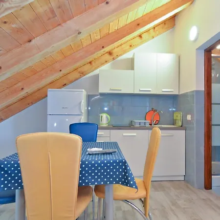 Apartment Fuer 2 Personen Ca 28 Qm In Fazana-surida, Istrien Istrische Riviera Valbandon